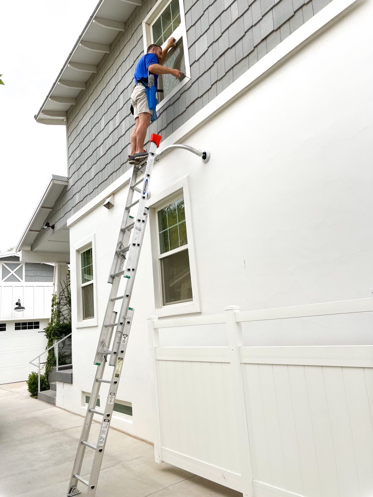 Commercial window cleaning gilbert, AZ